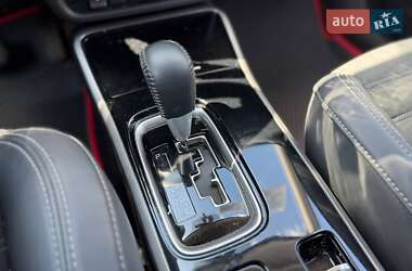 Внедорожник / Кроссовер Mitsubishi Outlander 2020 в 