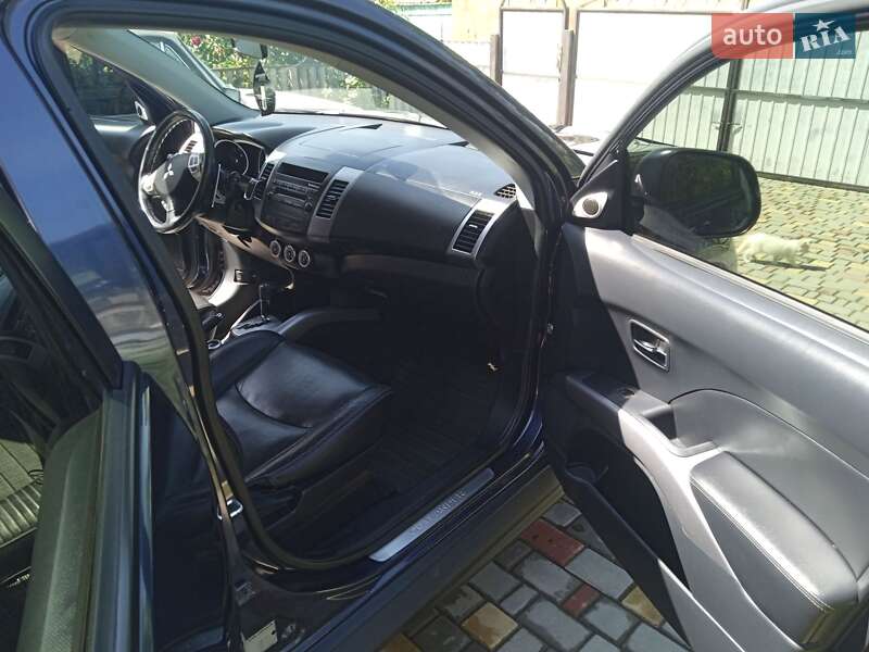 Позашляховик / Кросовер Mitsubishi Outlander 2009 в Літині