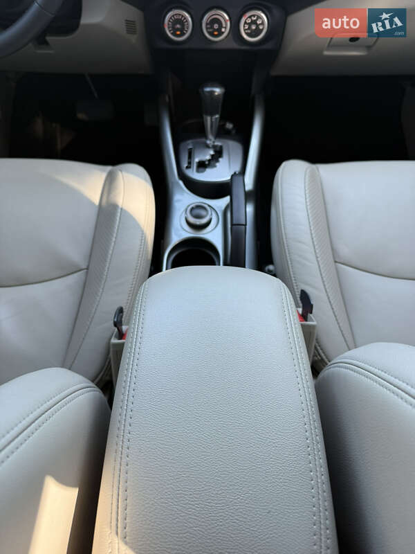 Позашляховик / Кросовер Mitsubishi Outlander 2008 в Одесі
