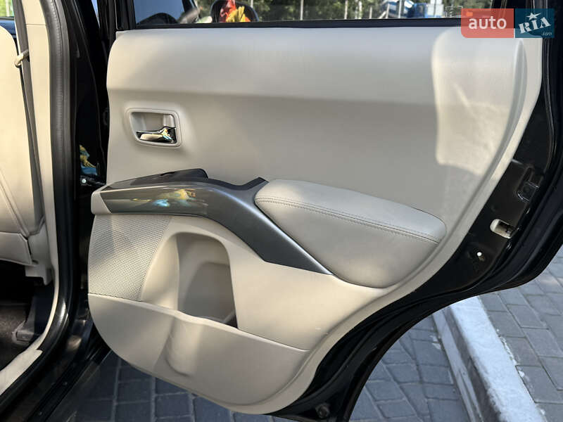Позашляховик / Кросовер Mitsubishi Outlander 2008 в Одесі
