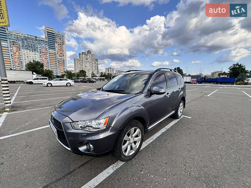 Позашляховик / Кросовер Mitsubishi Outlander 2011 в Києві