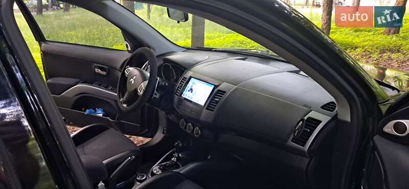 Внедорожник / Кроссовер Mitsubishi Outlander 2010 в Боярке