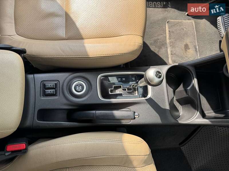 Позашляховик / Кросовер Mitsubishi Outlander 2015 в Броварах