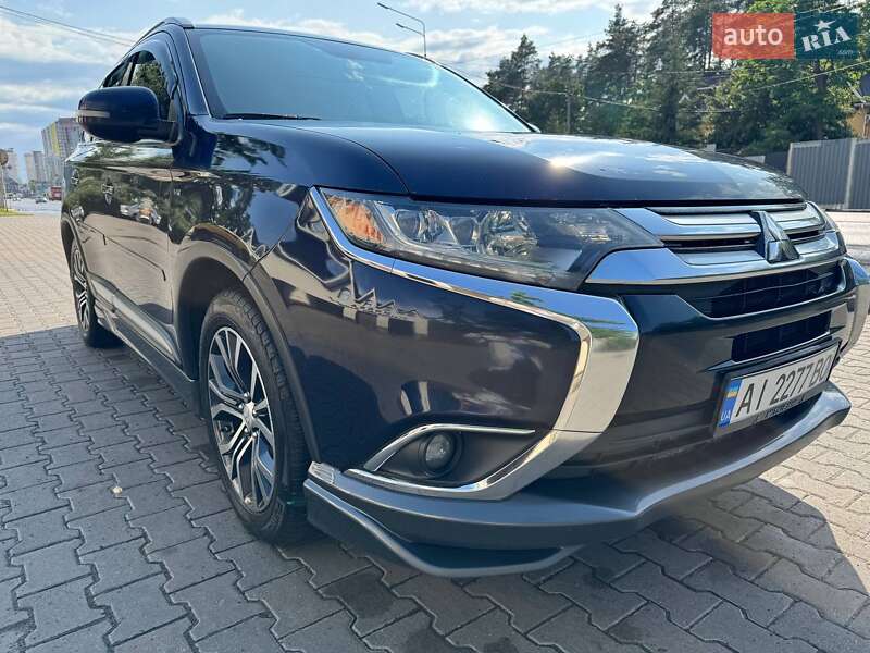 Позашляховик / Кросовер Mitsubishi Outlander 2015 в Броварах