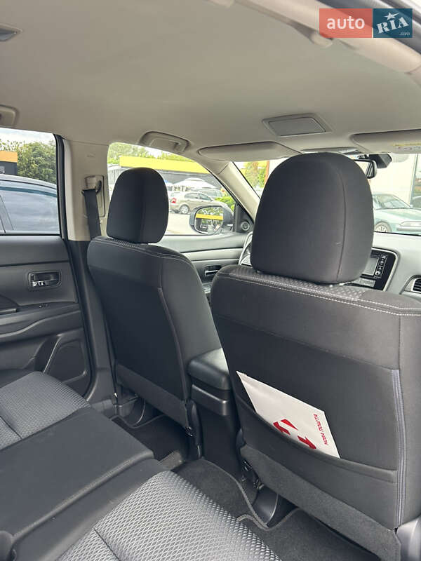 Позашляховик / Кросовер Mitsubishi Outlander 2017 в Дніпрі