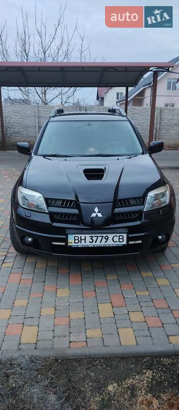 Внедорожник / Кроссовер Mitsubishi Outlander 2005 в 