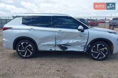 Внедорожник / Кроссовер Mitsubishi Outlander 2023 в 
