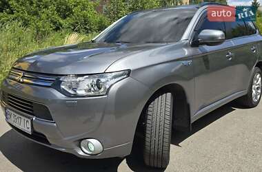Позашляховик / Кросовер Mitsubishi Outlander 2013 в Рівному