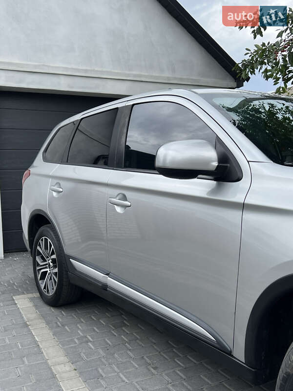 Внедорожник / Кроссовер Mitsubishi Outlander 2018 в Золотоноше