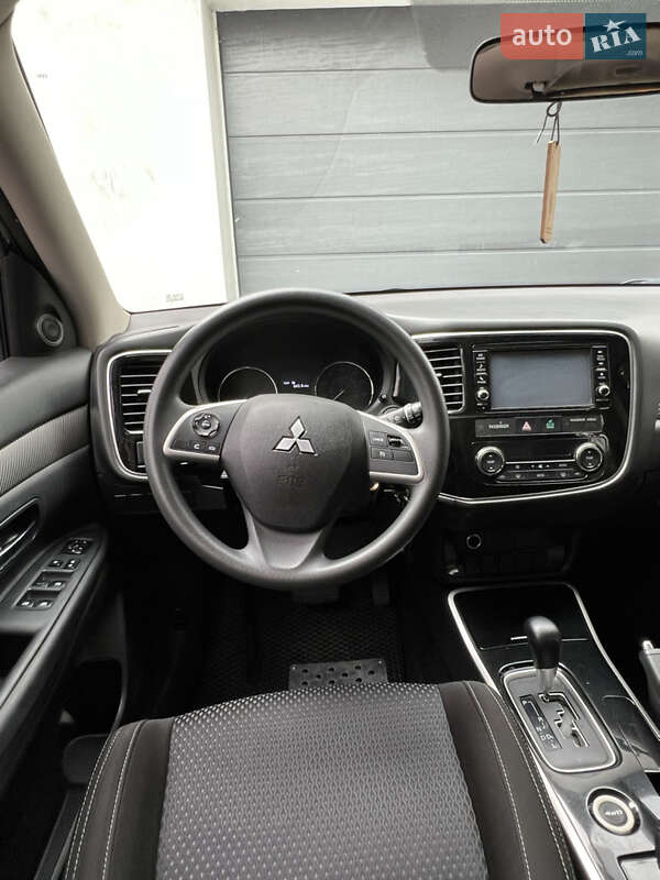 Внедорожник / Кроссовер Mitsubishi Outlander 2018 в Золотоноше