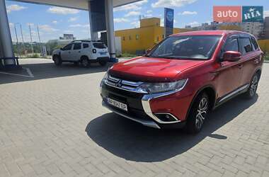 Внедорожник / Кроссовер Mitsubishi Outlander 2015 в Запорожье