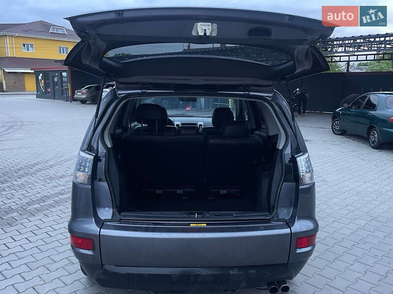Внедорожник / Кроссовер Mitsubishi Outlander 2011 в Житомире
