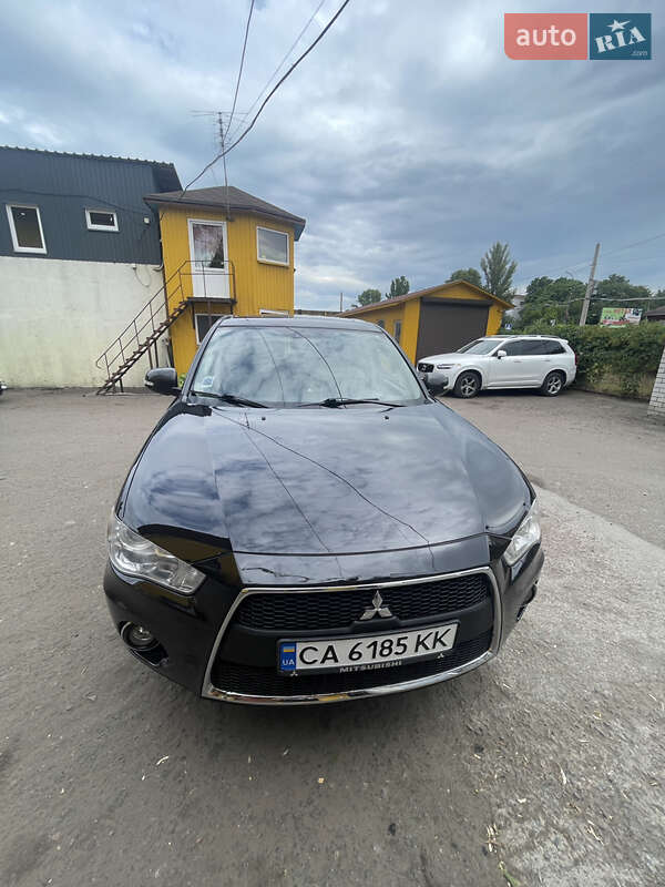 Внедорожник / Кроссовер Mitsubishi Outlander 2010 в Черкассах