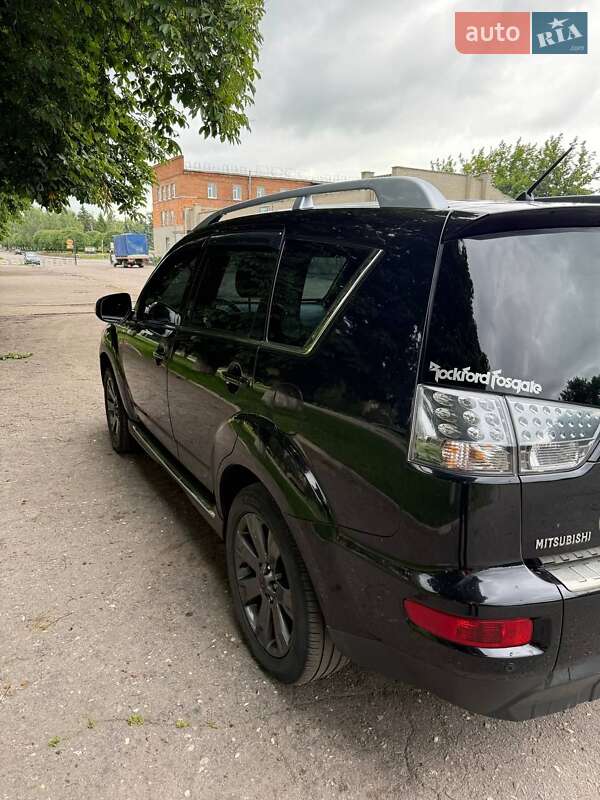 Внедорожник / Кроссовер Mitsubishi Outlander 2010 в Путивле