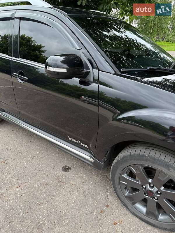 Внедорожник / Кроссовер Mitsubishi Outlander 2010 в Путивле