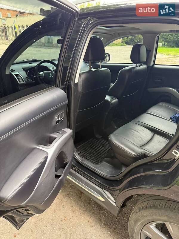 Внедорожник / Кроссовер Mitsubishi Outlander 2010 в Путивле
