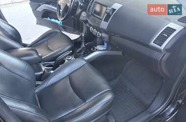 Внедорожник / Кроссовер Mitsubishi Outlander 2010 в 