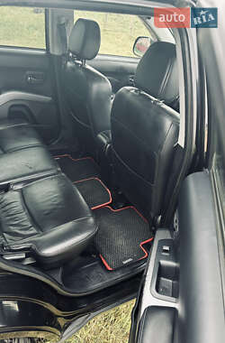Внедорожник / Кроссовер Mitsubishi Outlander 2007 в 