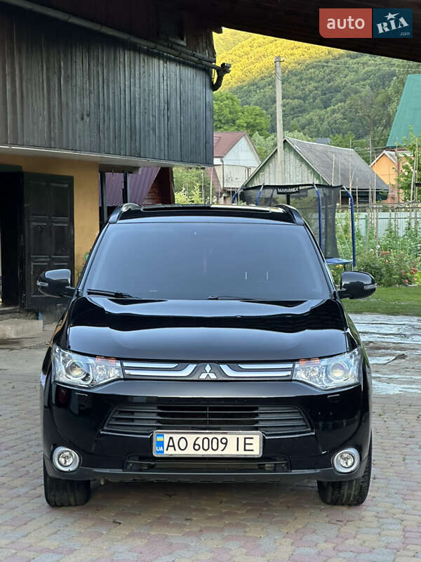 Mitsubishi Outlander 2013