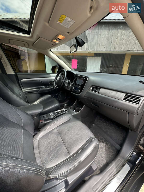 Позашляховик / Кросовер Mitsubishi Outlander 2013 в Тячеві