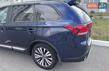 Позашляховик / Кросовер Mitsubishi Outlander 2018 в Харкові