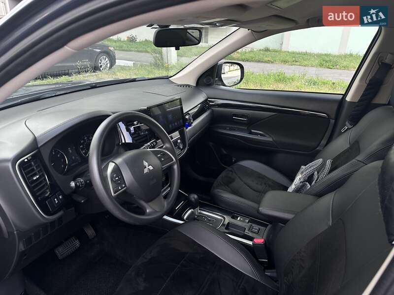 Позашляховик / Кросовер Mitsubishi Outlander 2018 в Харкові