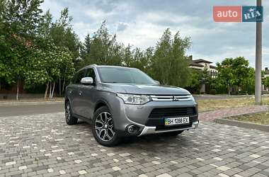 Внедорожник / Кроссовер Mitsubishi Outlander 2014 в Одессе