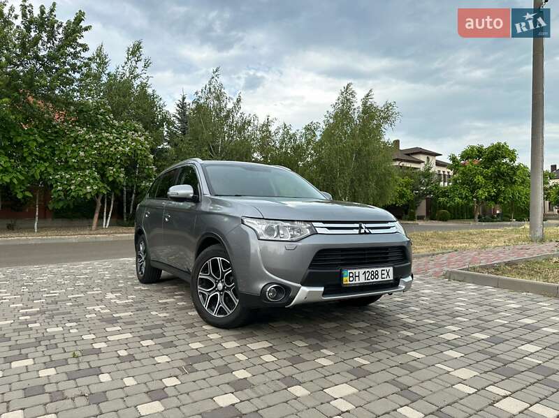 Mitsubishi Outlander 2014