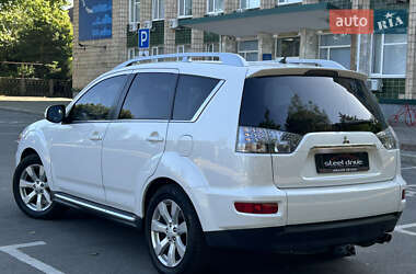 Внедорожник / Кроссовер Mitsubishi Outlander 2010 в 
