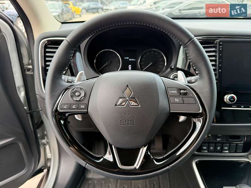 Внедорожник / Кроссовер Mitsubishi Outlander 2023 в Киеве
