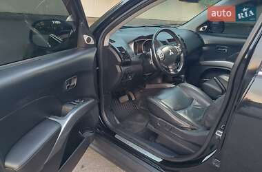 Внедорожник / Кроссовер Mitsubishi Outlander 2009 в 
