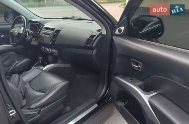 Внедорожник / Кроссовер Mitsubishi Outlander 2009 в 