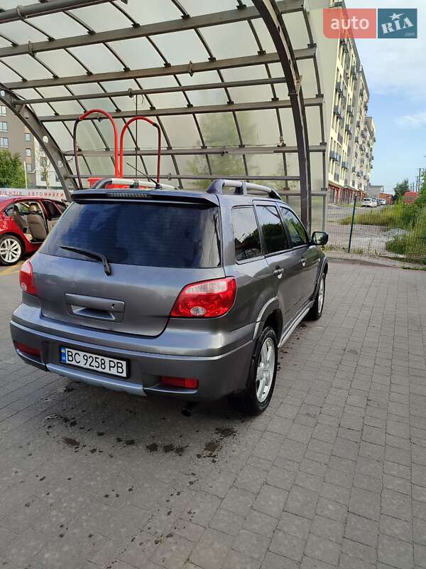 Внедорожник / Кроссовер Mitsubishi Outlander 2005 в Львове