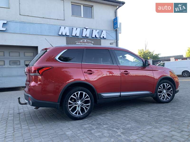 Внедорожник / Кроссовер Mitsubishi Outlander 2015 в Дрогобыче