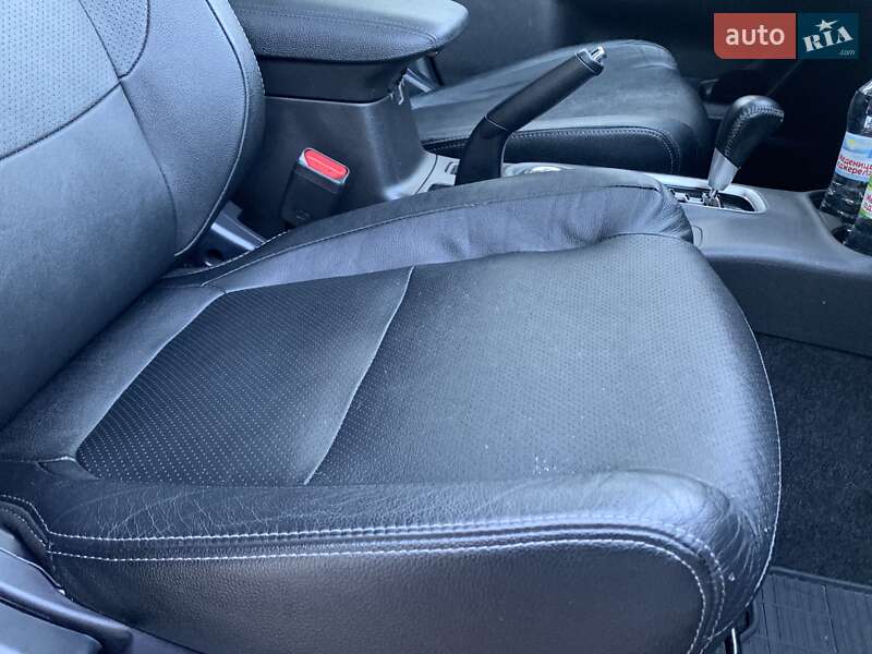 Внедорожник / Кроссовер Mitsubishi Outlander 2015 в Дрогобыче