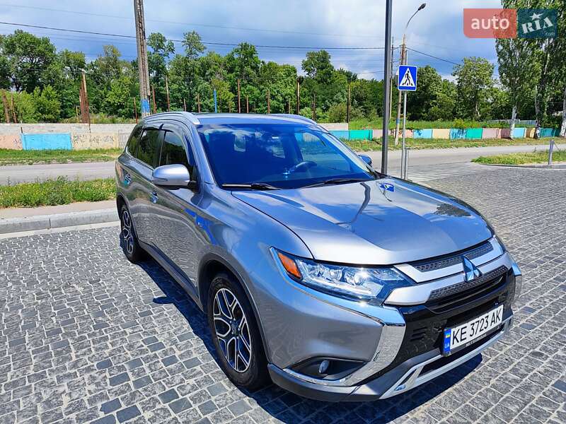 Внедорожник / Кроссовер Mitsubishi Outlander 2014 в Каменском фото 3 Внедорожник / Кроссовер Mitsubishi Outlander 2014 в Каменском
