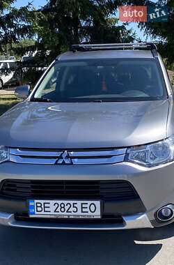 Внедорожник / Кроссовер Mitsubishi Outlander 2014 в Черновцах