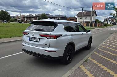Внедорожник / Кроссовер Mitsubishi Outlander 2022 в 