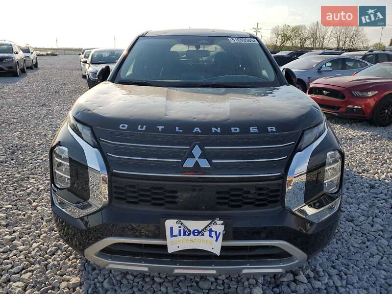 Внедорожник / Кроссовер Mitsubishi Outlander 2023 в Запорожье