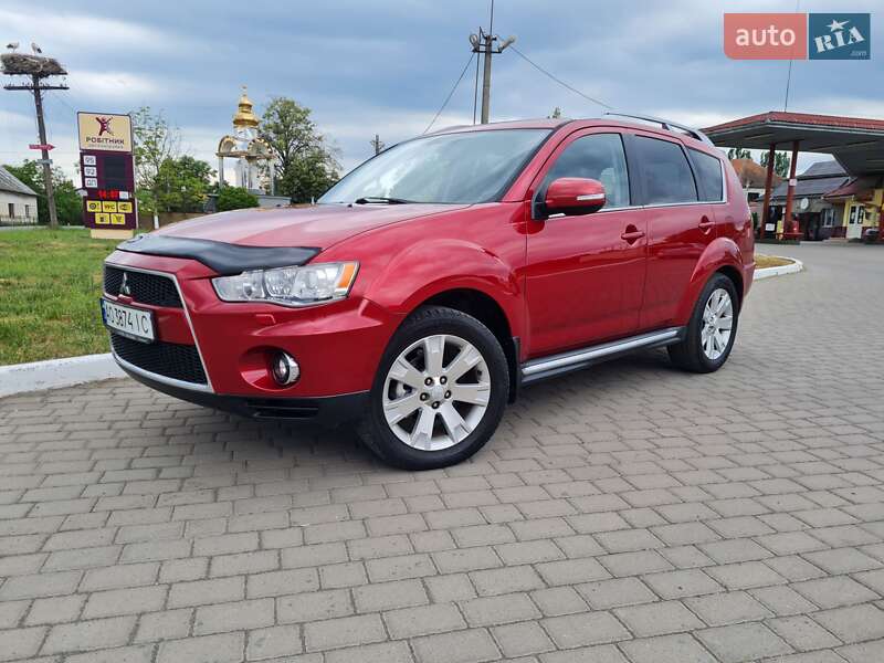 Позашляховик / Кросовер Mitsubishi Outlander 2010 в Білки