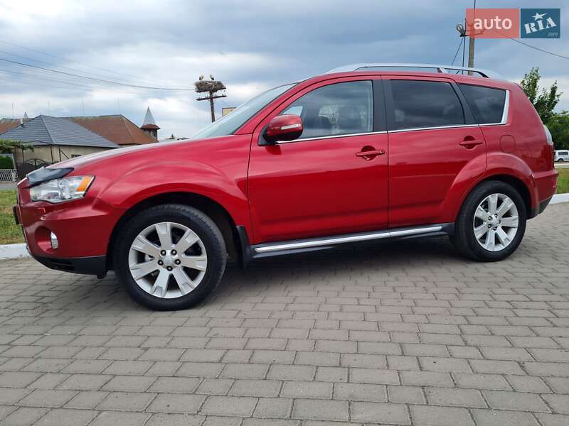 Позашляховик / Кросовер Mitsubishi Outlander 2010 в Білки