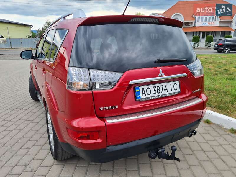 Позашляховик / Кросовер Mitsubishi Outlander 2010 в Білки
