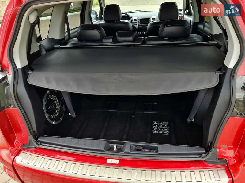 Позашляховик / Кросовер Mitsubishi Outlander 2010 в Білки