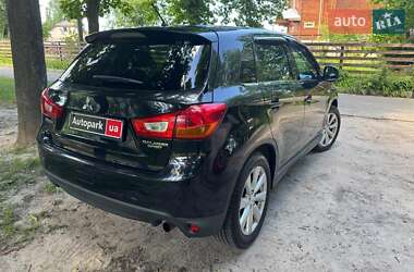 Внедорожник / Кроссовер Mitsubishi Outlander 2013 в 