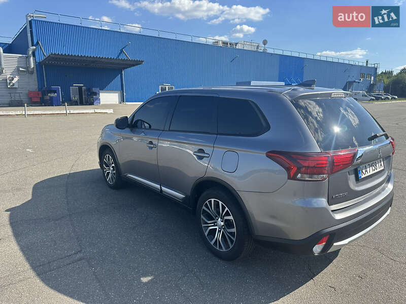 Внедорожник / Кроссовер Mitsubishi Outlander 2017 в Киеве фото 4 Внедорожник / Кроссовер Mitsubishi Outlander 2017 в Киеве