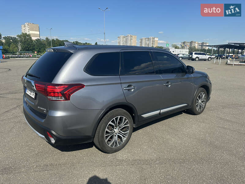 Внедорожник / Кроссовер Mitsubishi Outlander 2017 в Киеве фото 5 Внедорожник / Кроссовер Mitsubishi Outlander 2017 в Киеве