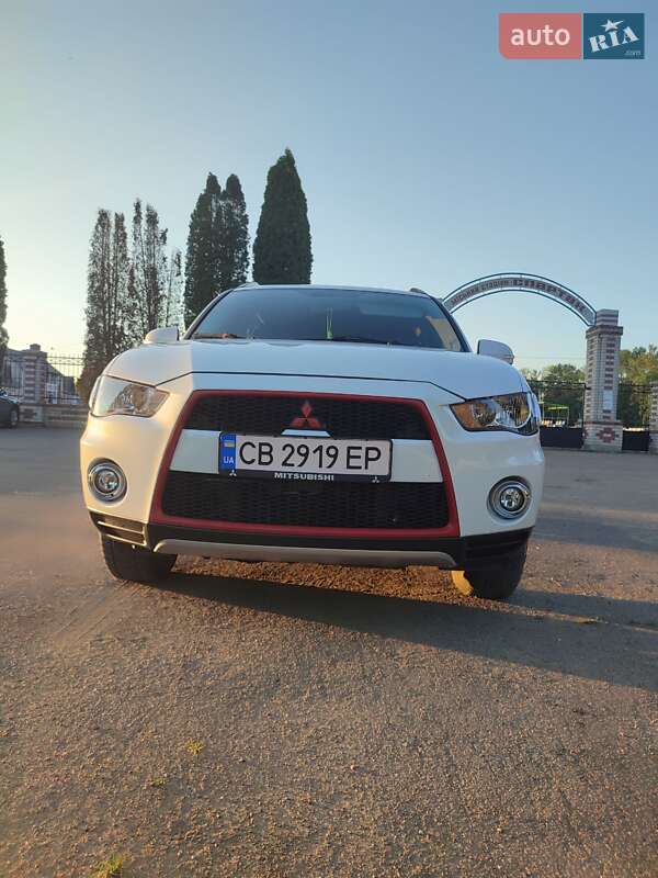 Внедорожник / Кроссовер Mitsubishi Outlander 2012 в Нежине