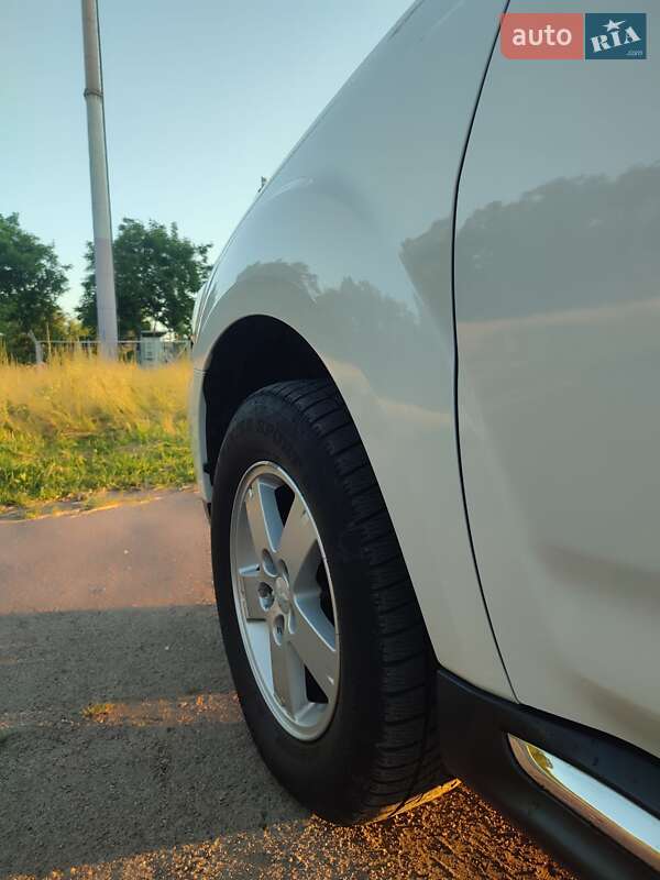 Внедорожник / Кроссовер Mitsubishi Outlander 2012 в Нежине