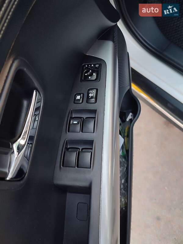 Внедорожник / Кроссовер Mitsubishi Outlander 2012 в Нежине