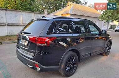 Внедорожник / Кроссовер Mitsubishi Outlander 2018 в 
